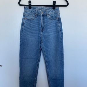 American Eagle light washed mom jeans